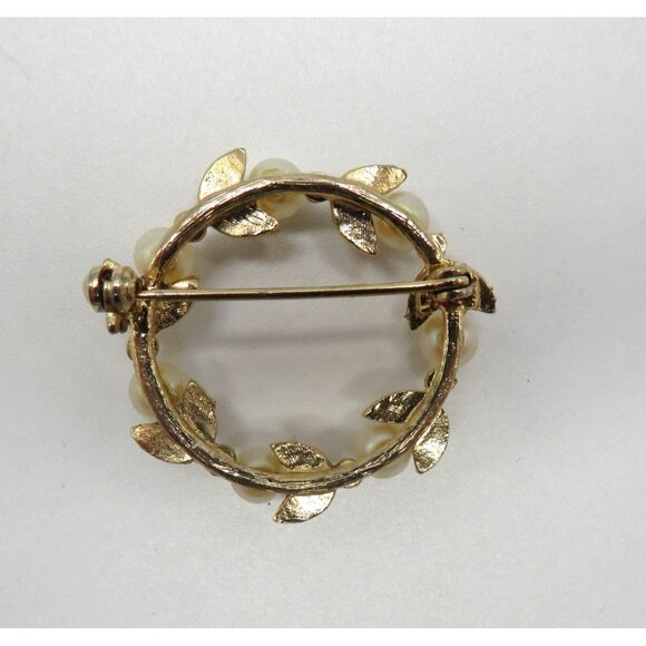 Vintage Brooch Gold Tone Leaf Imitation Pearl Wreath 1.25" Pin - Picture 10 of 11